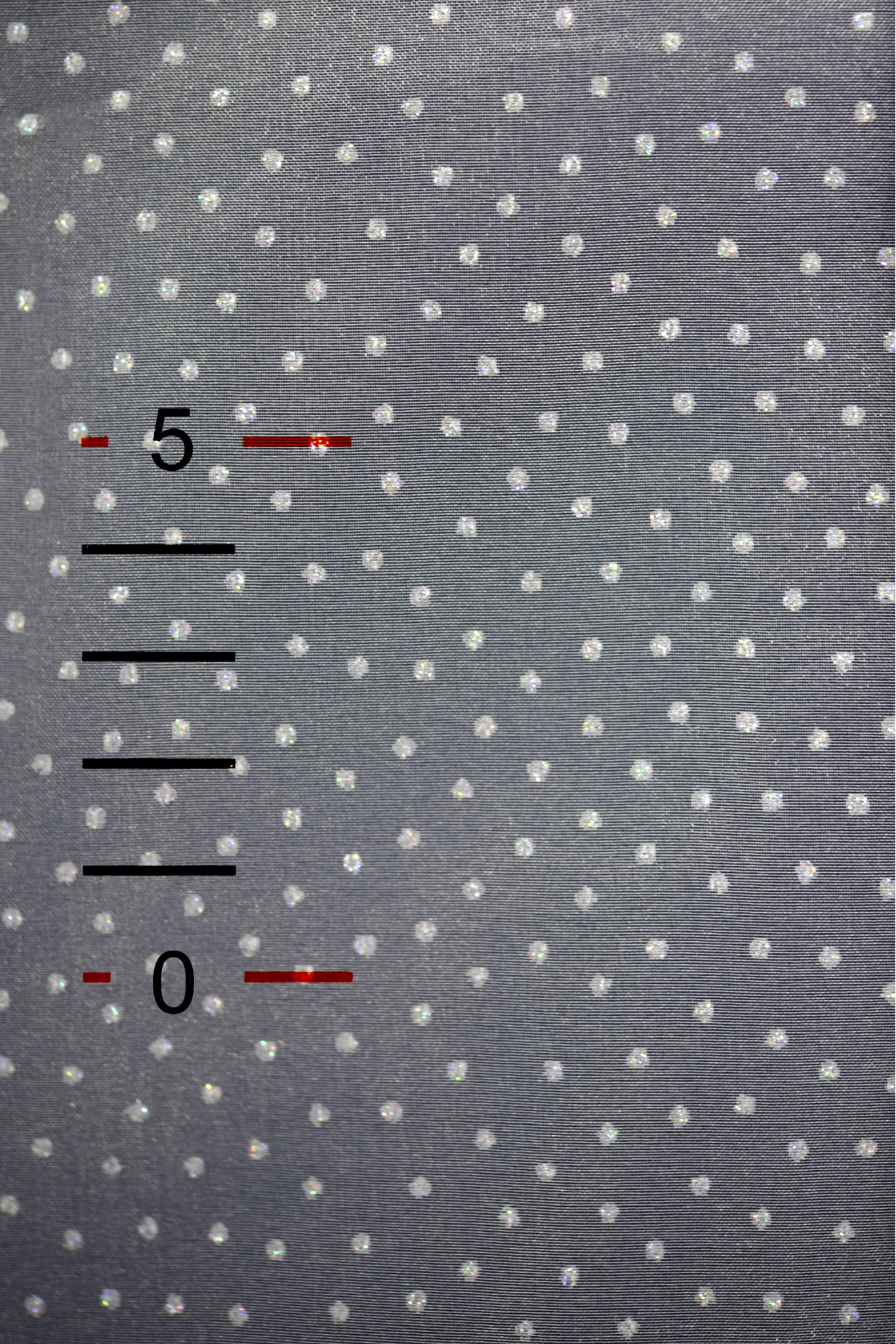 Organza w błyszczące kropki