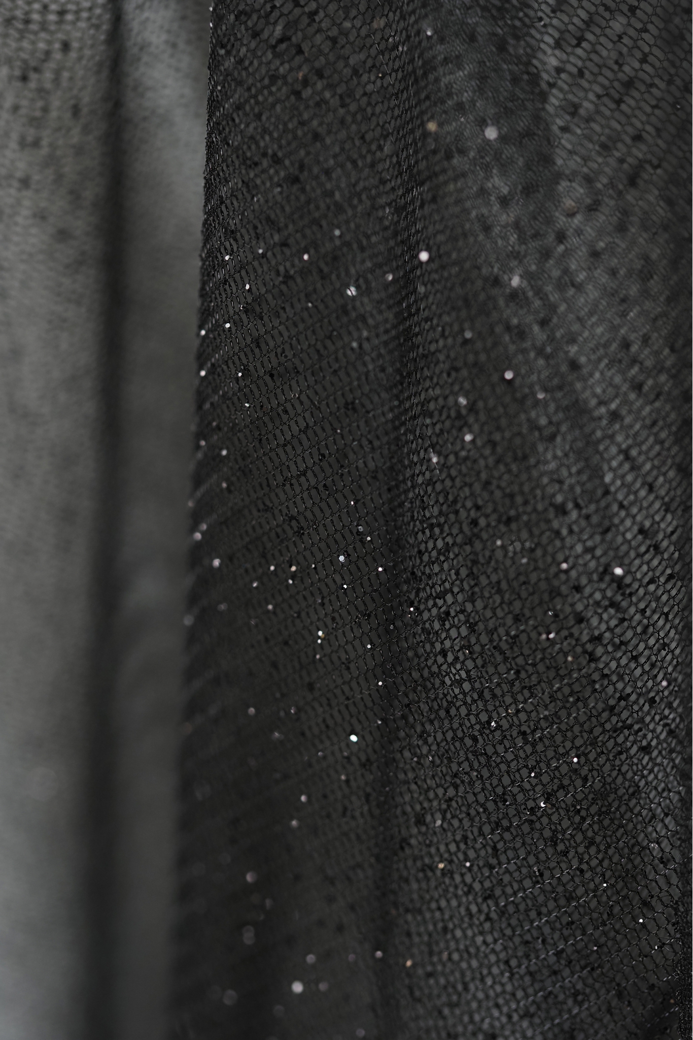 MEDIUM SILVER SHINE TULLE T1125