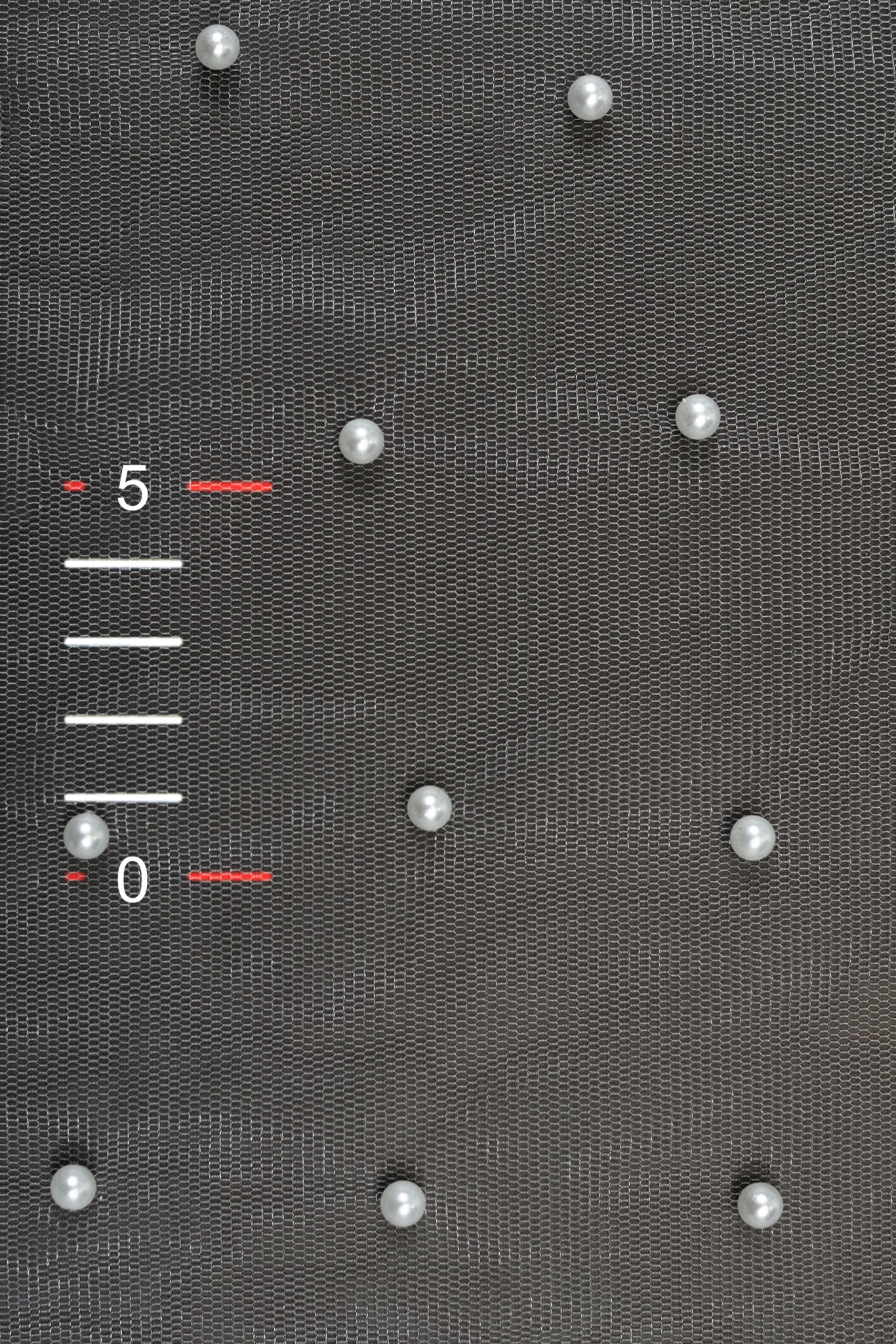 TÜLL DICHT MIT PERLEN VERZIERT C148