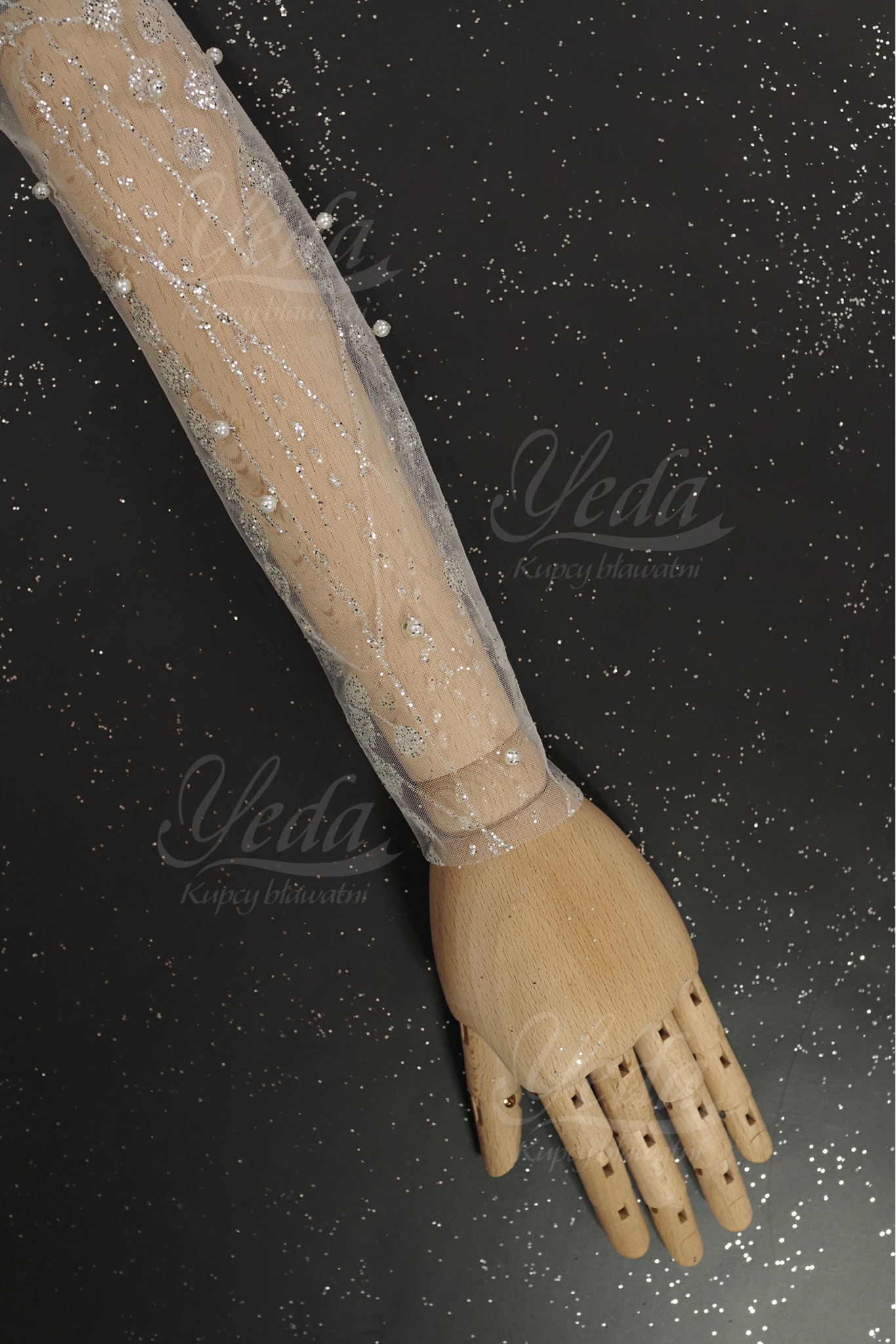 MATT TULL PLATINIUM GLITTER WITH PEARLS LER139