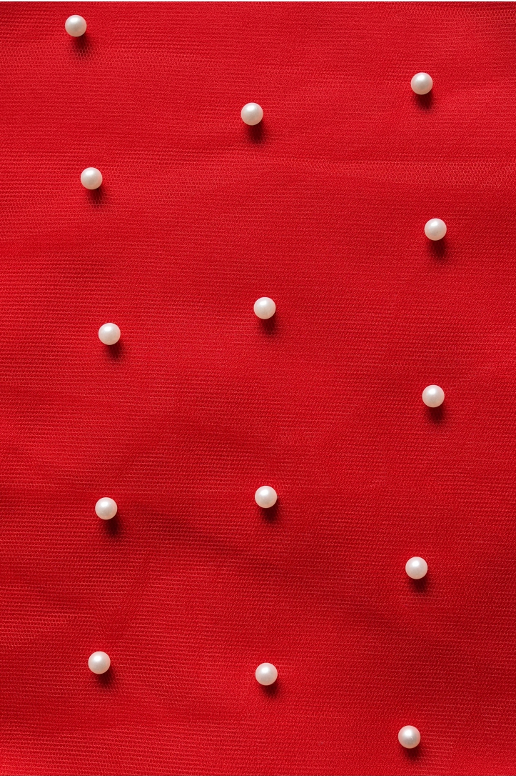 TIUL GĘSTO ZDOBIONY PERŁAMI C148