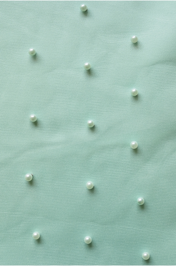 TÜLL DICHT MIT PERLEN VERZIERT C148