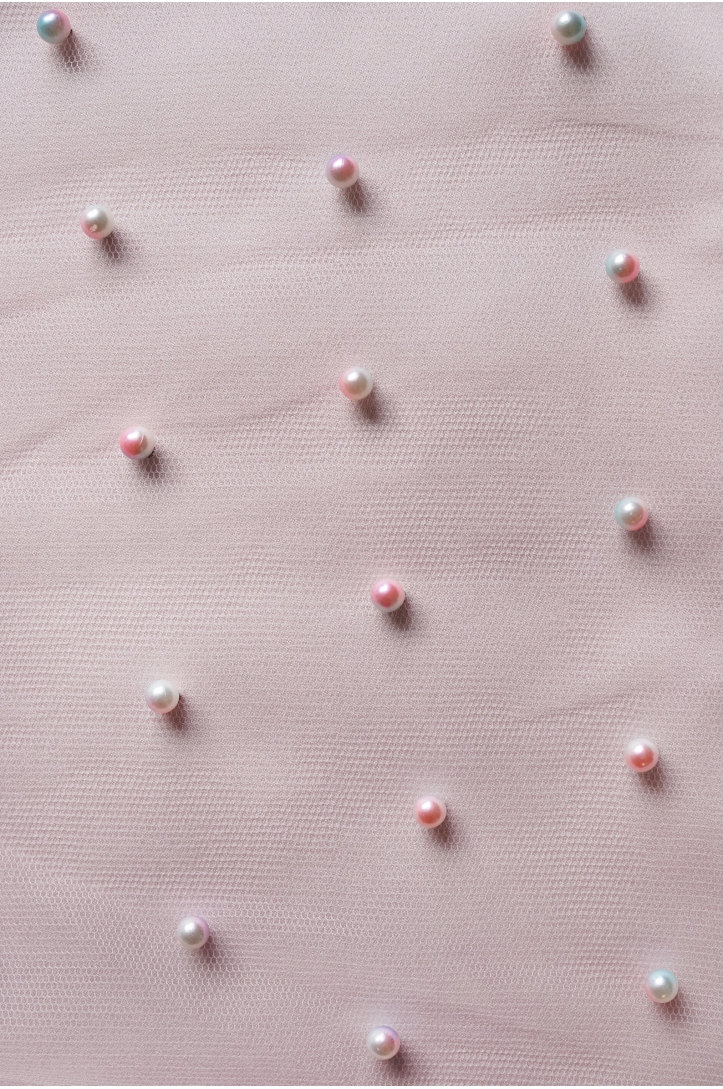 TÜLL RAINBOW DICHT MIT PERLEN VERZIERT