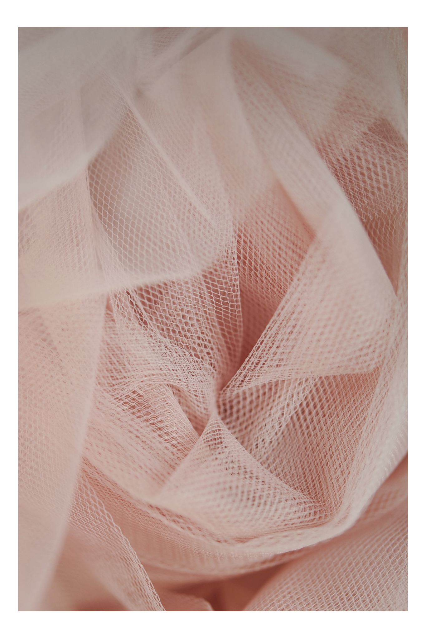 TIUL211 ITALIAN MATT TULLE