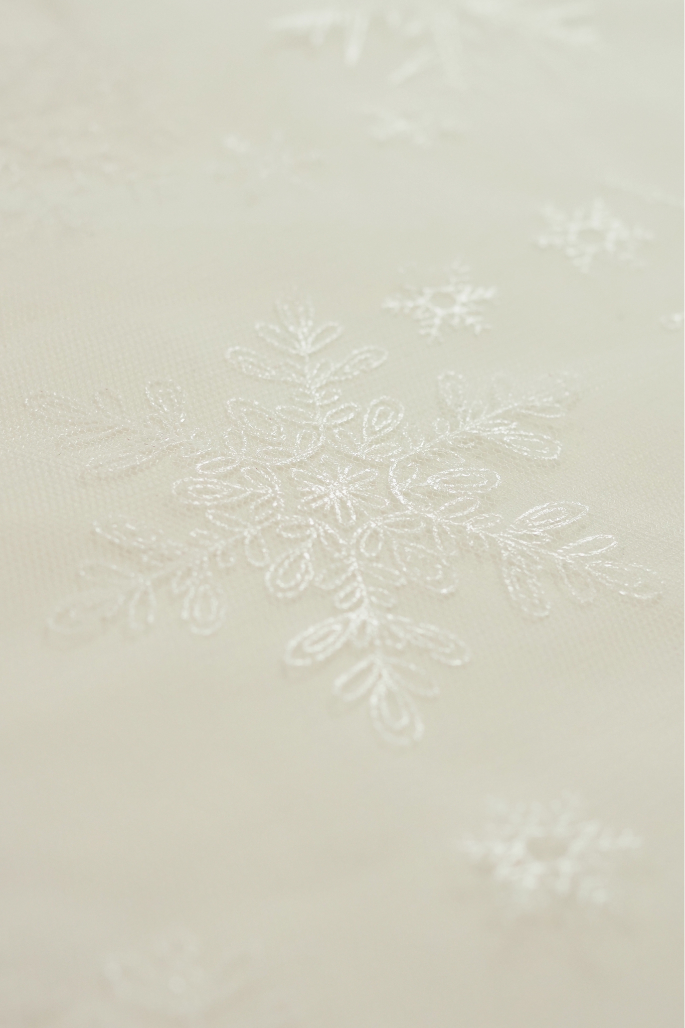 MIĘKKI TIUL ŚNIEŻYNKI TF023 OFF WHITE