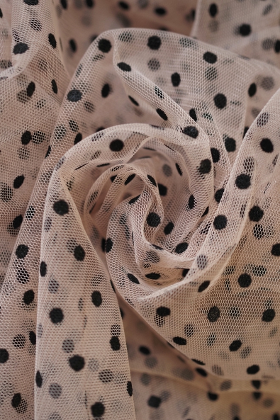 TIUL SUKIENKOWY  W KROPKI 3081 SALMONE