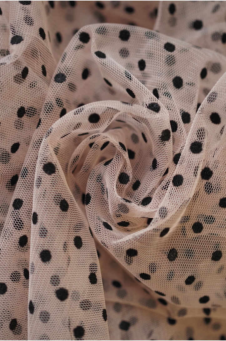 TIUL SUKIENKOWY  W KROPKI 3081 SALMONE