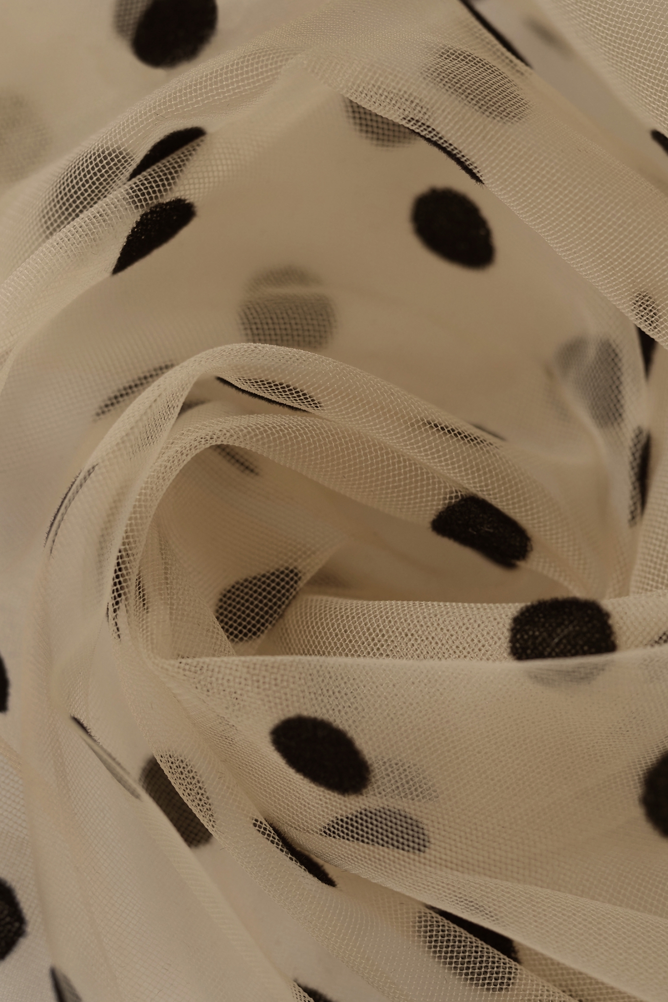 SOFT TULLE WITH DOTS 3011