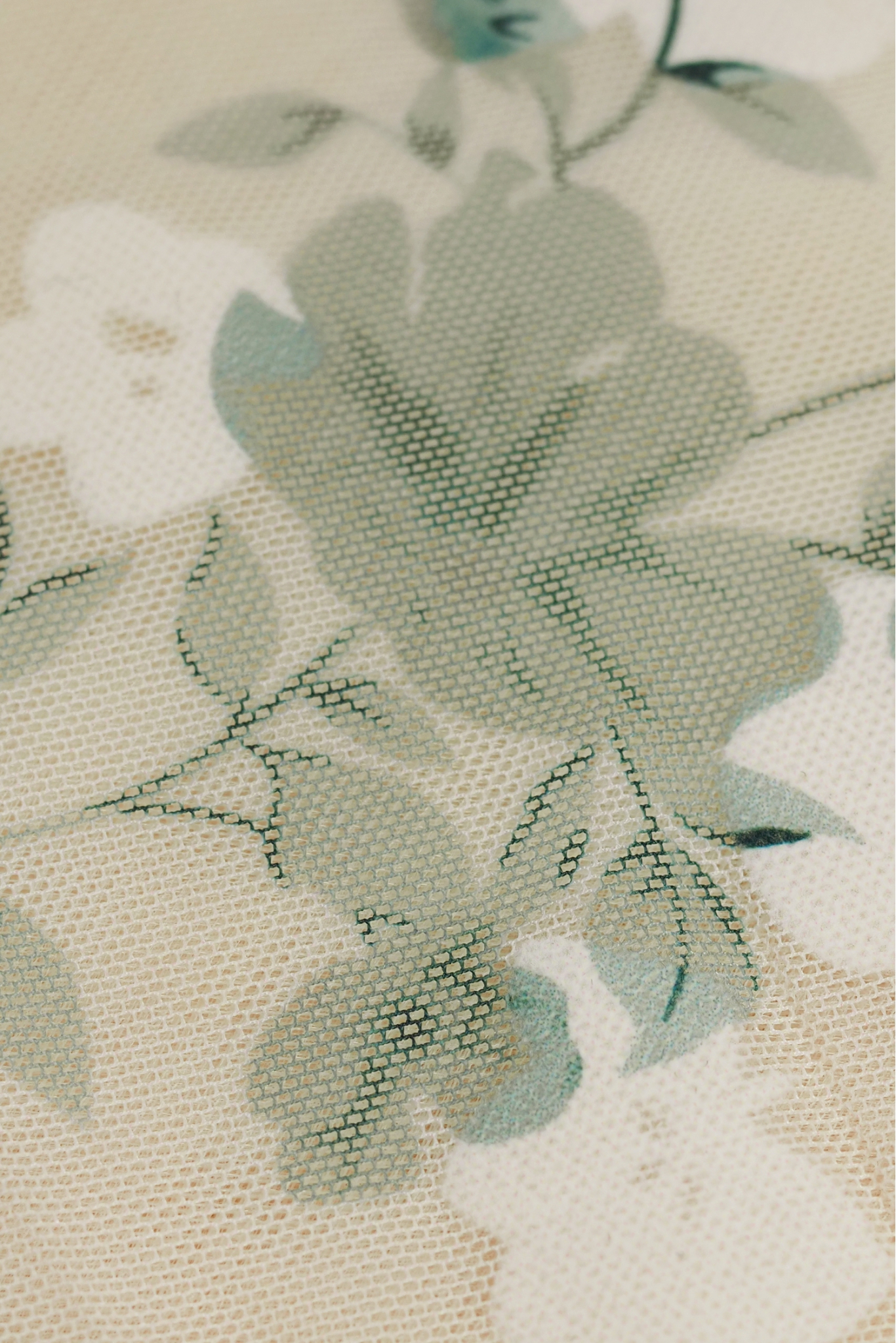 ELASTISCHER TÜLL MIT BLUMEN Y1716