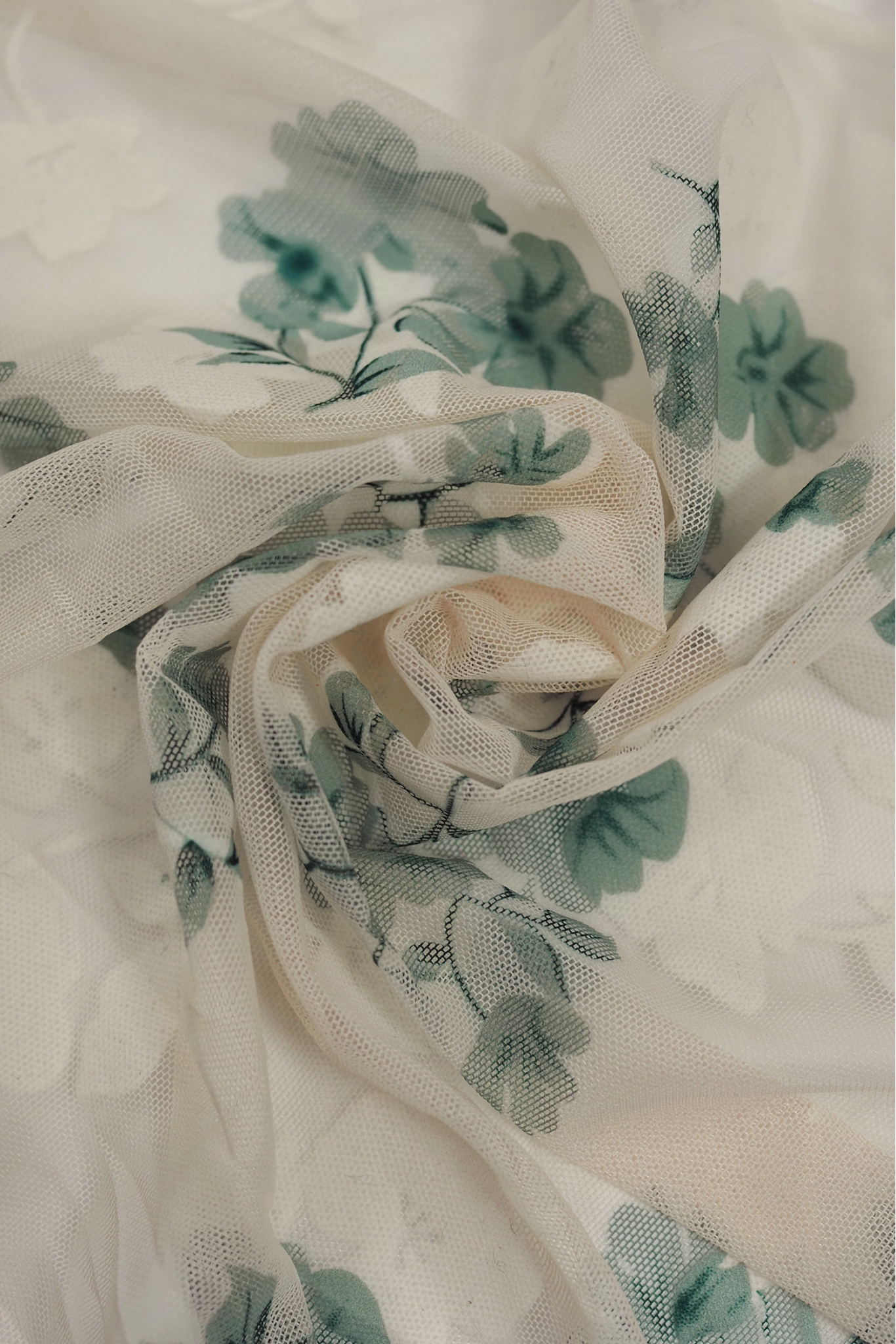 ELASTISCHER TÜLL MIT BLUMEN Y1716