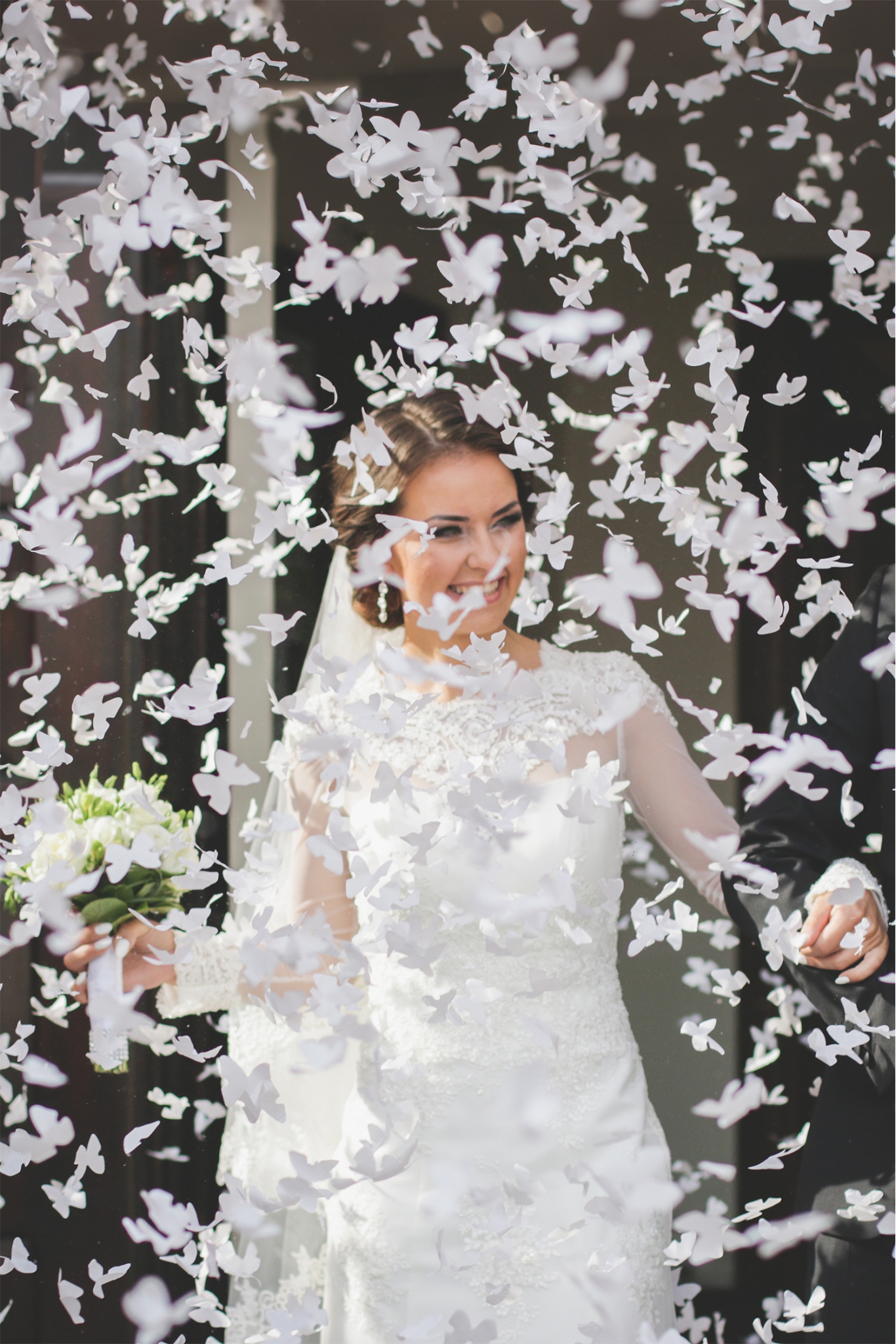 CONFETTI CANNON WITH BUTTERFLIES WHITE 60 CM
