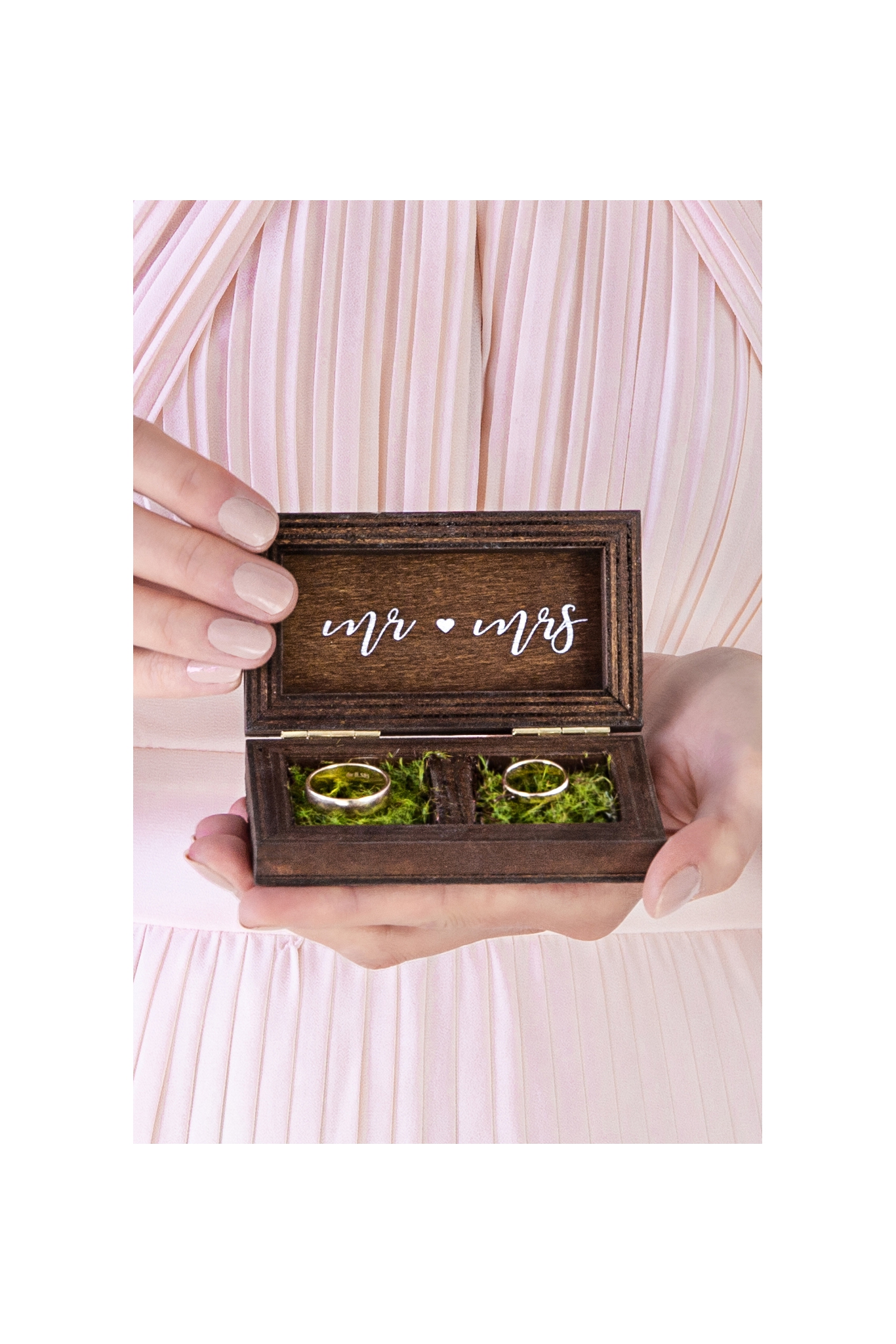 Wooden wedding ring box, 10x5,5cm