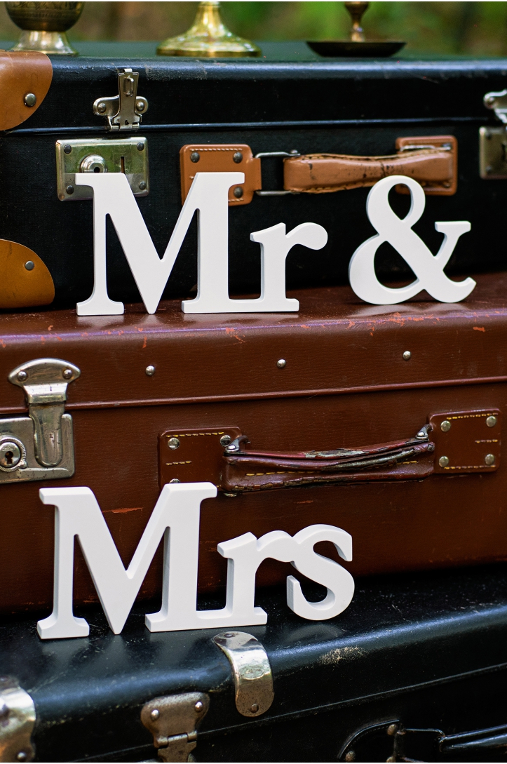 Wooden inscription Mr & Mrs, white, 50x9.5cm