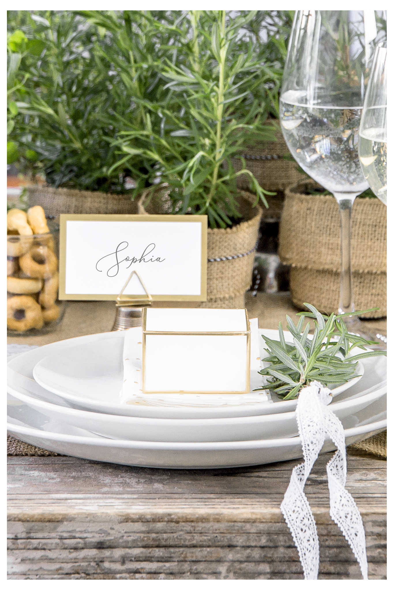 Place card holders Triangles, gold, 2.3 cm