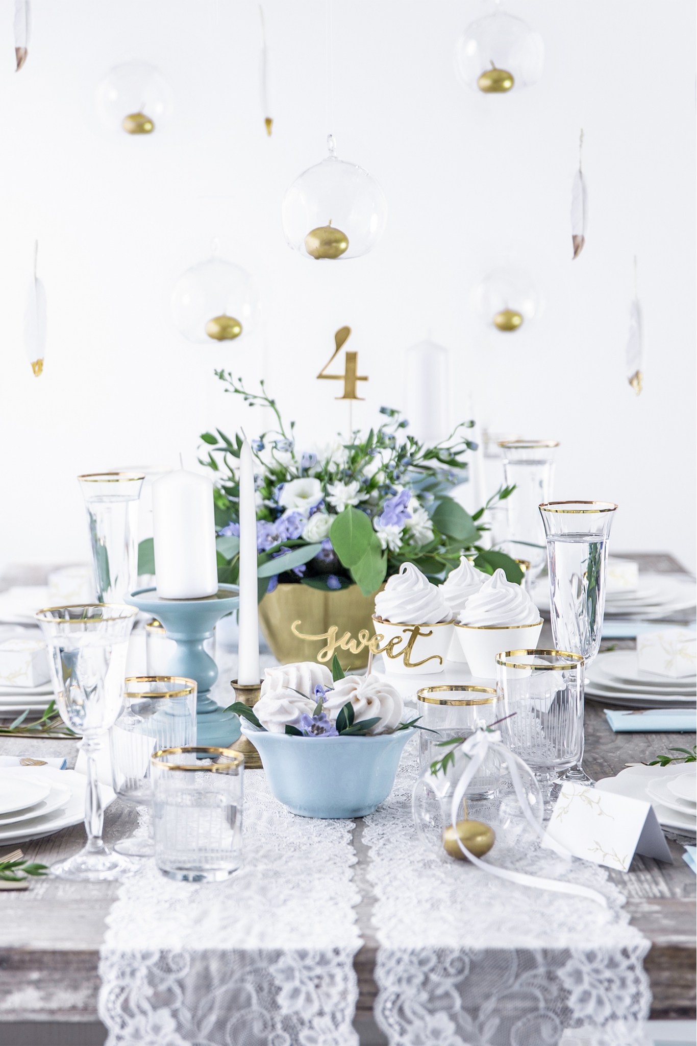 Table numbers, gold, 25.5-26.5cm