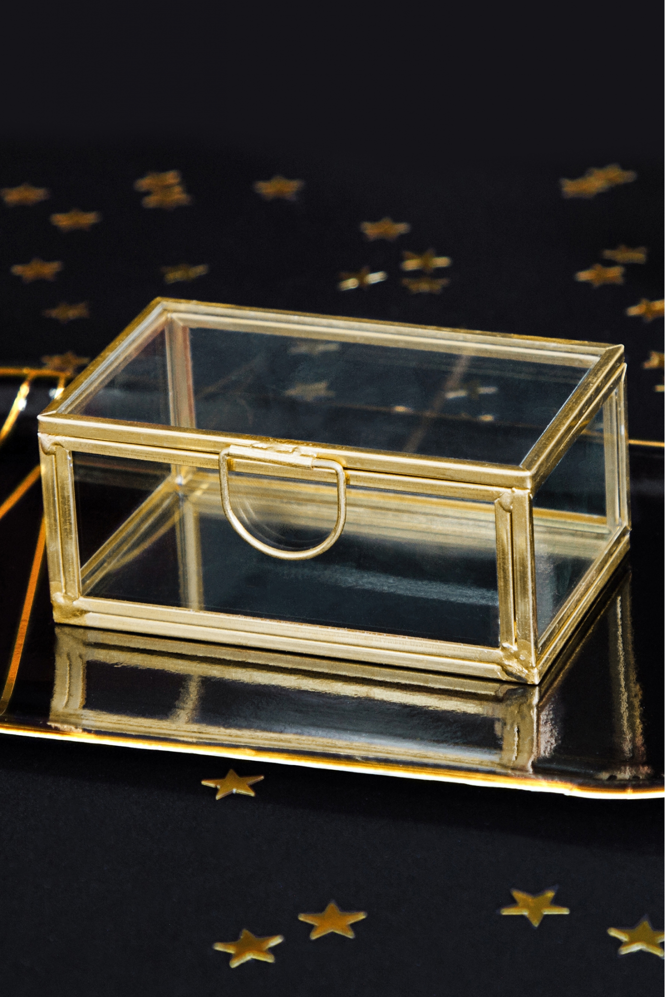 Glass box, gold, 9x5.5x4cm