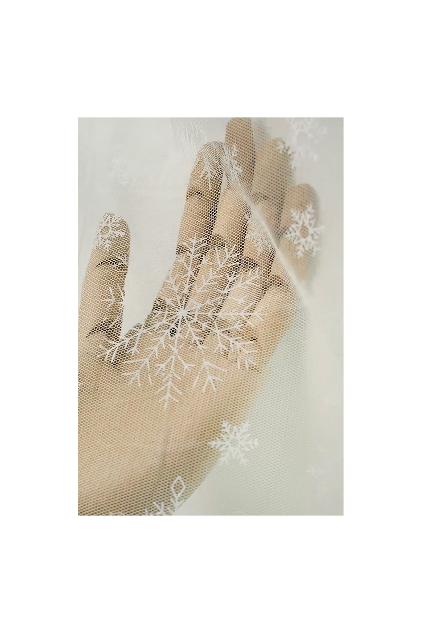 MIĘKKI TIUL ŚNIEŻYNKI TF023 OFF WHITE