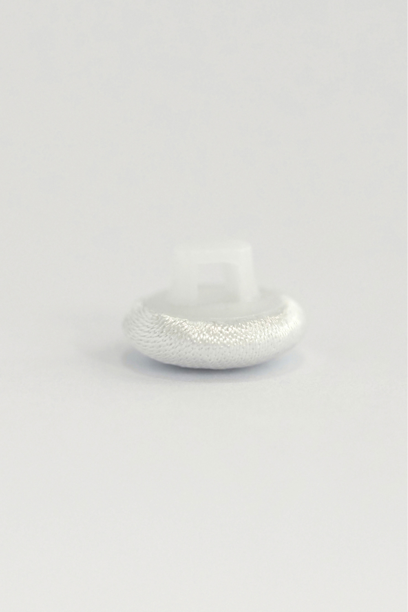 FABRIC BUTTONS shiny