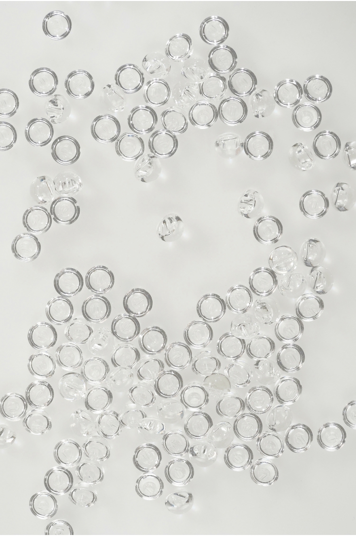 BUTTONS CLEAR flat tail