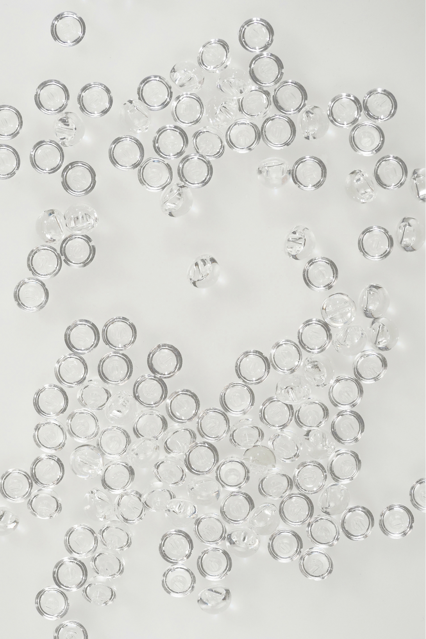 BUTTONS CLEAR flat tail