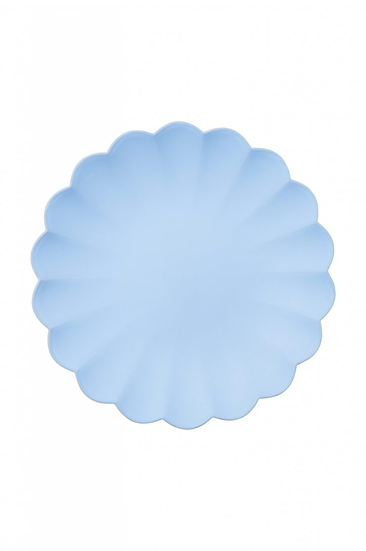 Plastic plates with a frill