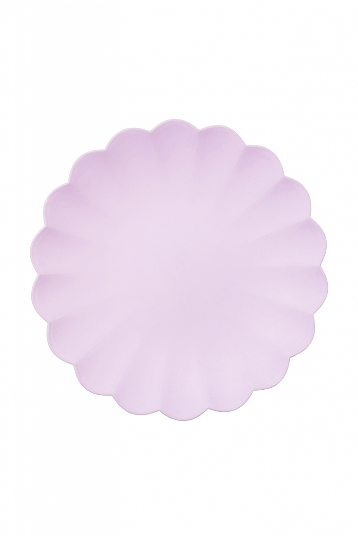 Plastic plates with a frill