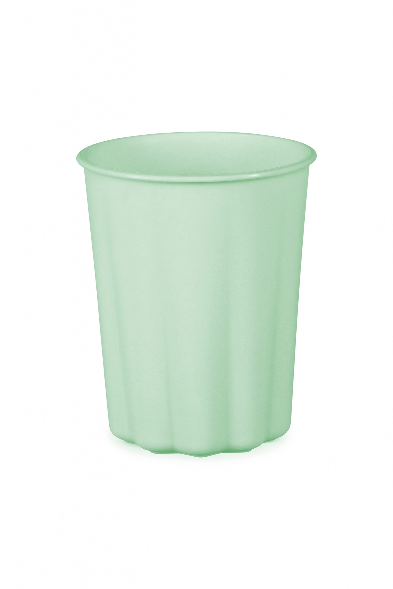 Plastic cups with a frill