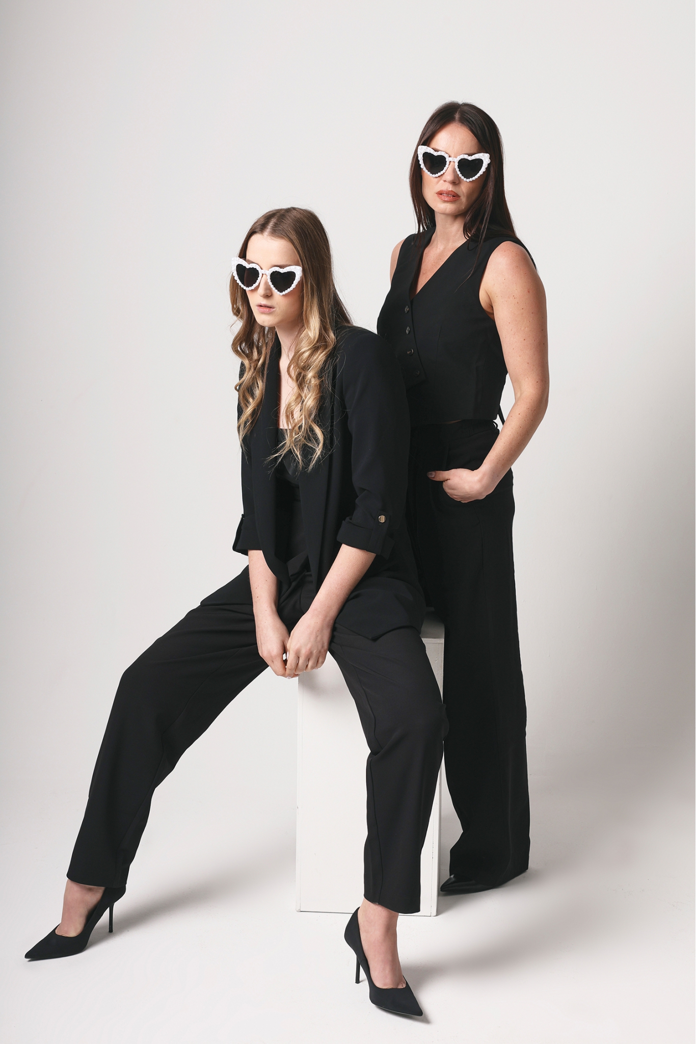 Heart-shaped glasses with pearls