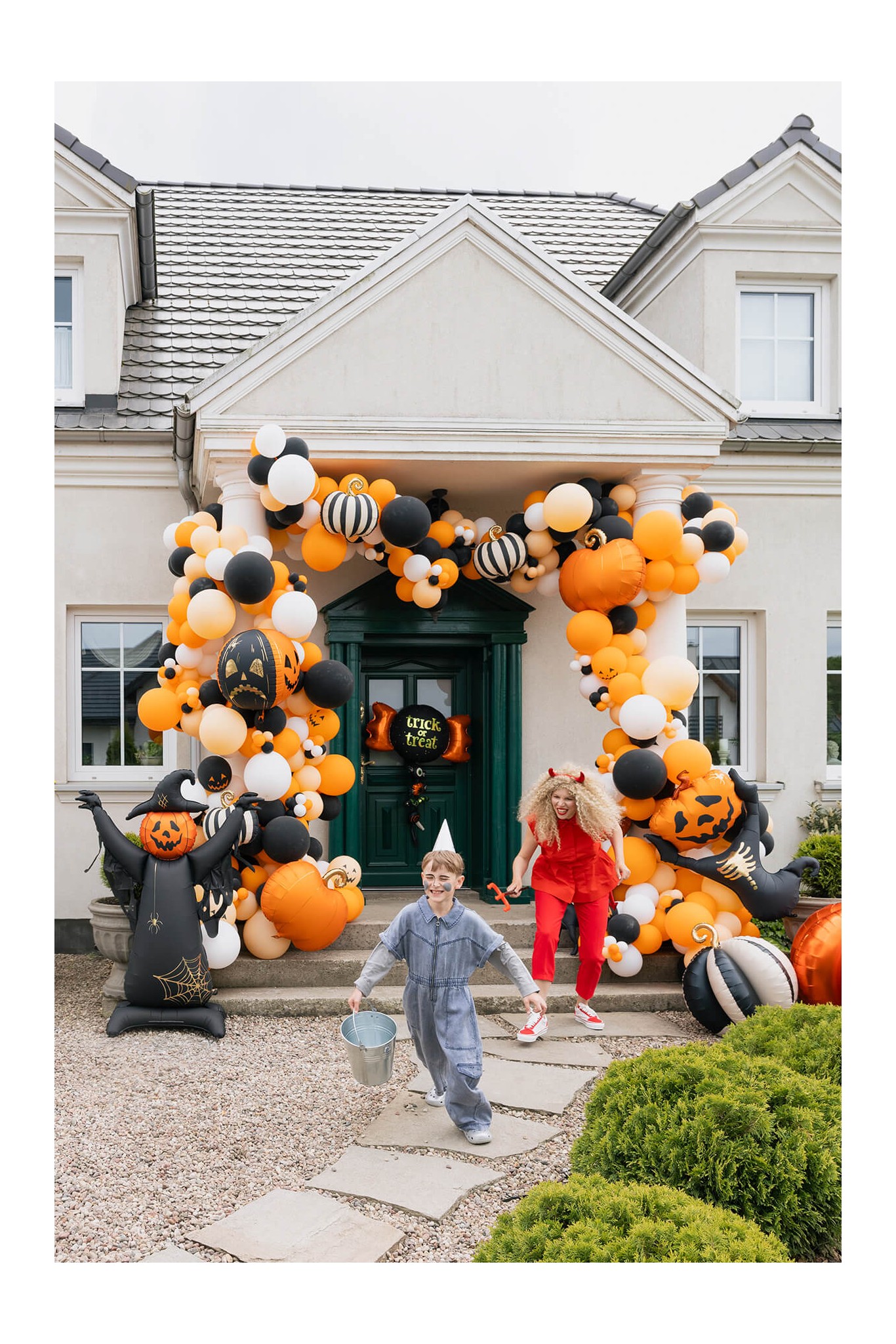 Stojący balon foliowy Strach na wróble XXL, 111.5x152 cm