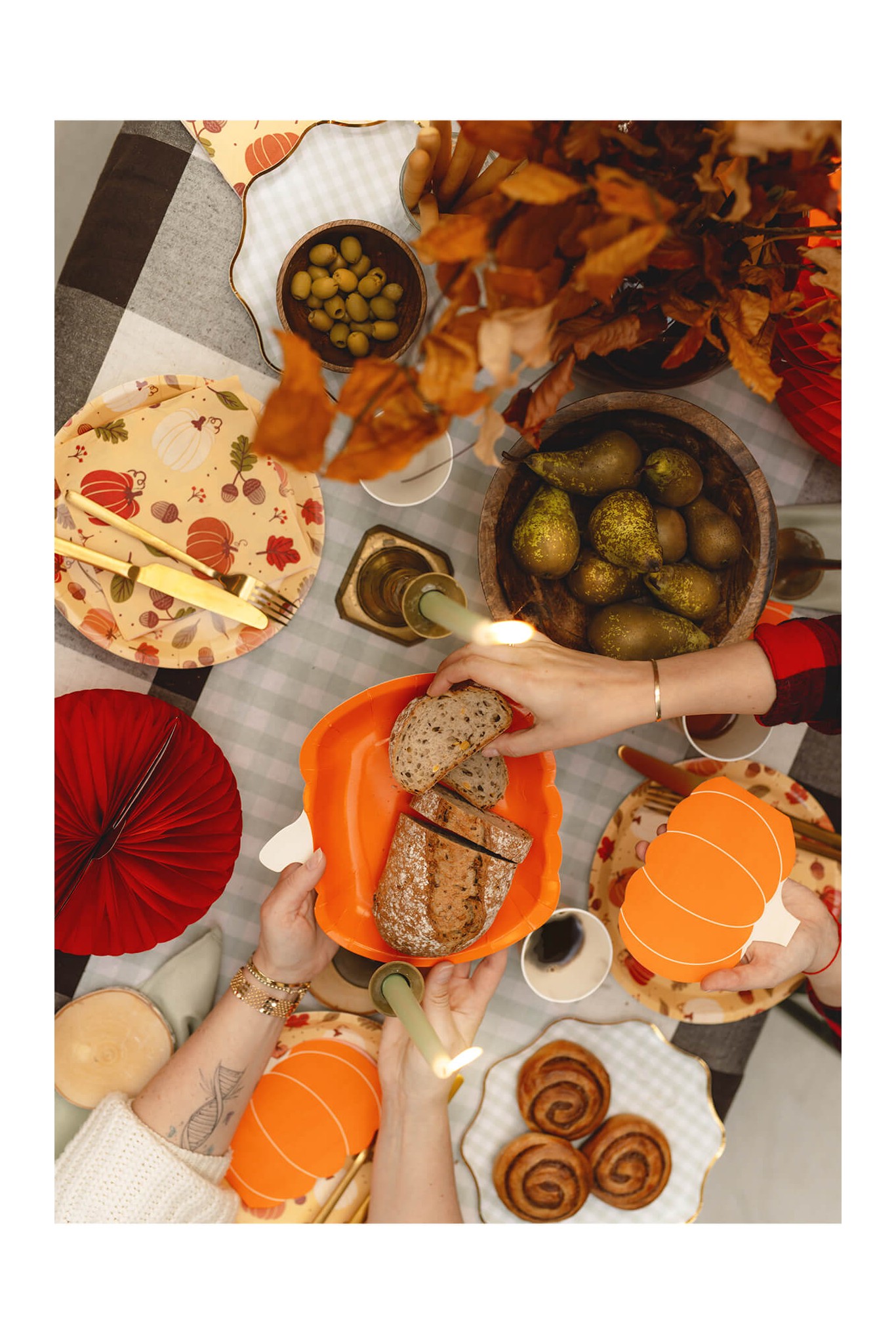 Pumpkin paper plates, 23.5 x 24 cm