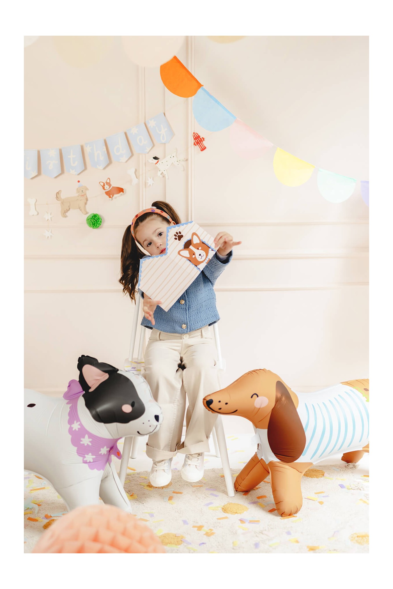 Standing Dachshund foil balloon, 89 x 58 cm